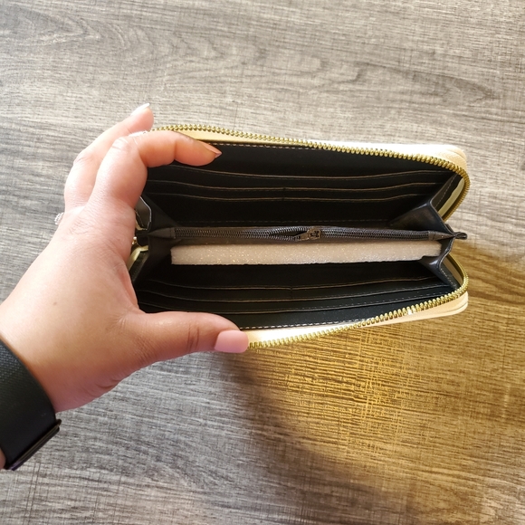 🍒🍒 Hello Kitty & Tiny Chum Wallet - Picture 10 of 10